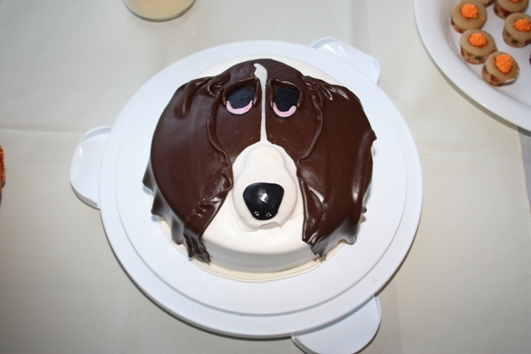 2010 BHCC Fall Getaway Weekend - Beautiful (and delicious) Basset Hound Cake